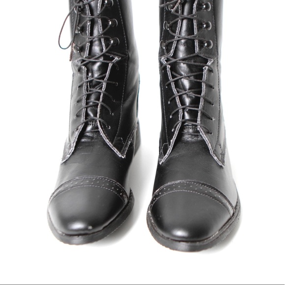 Women’s size 8 black leather boots - Picture 2 of 2